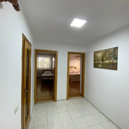 Premier By Broci Apartment